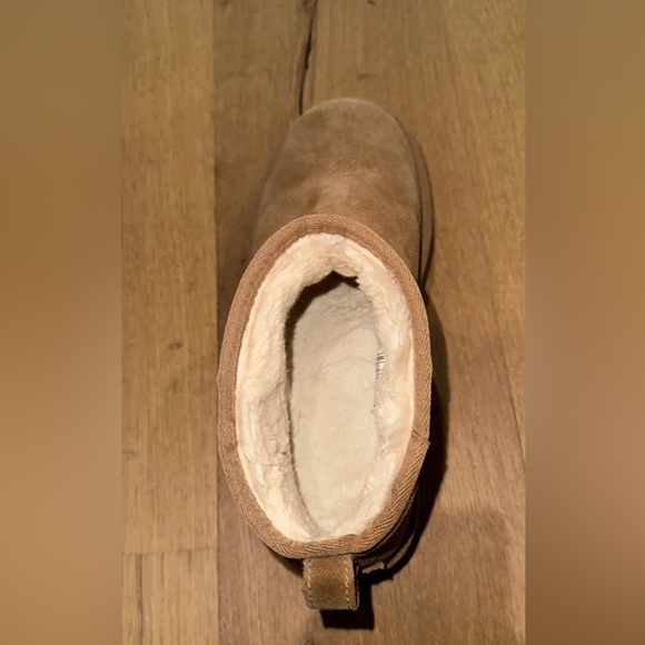 UGG platform boots - Picture 3 of 5